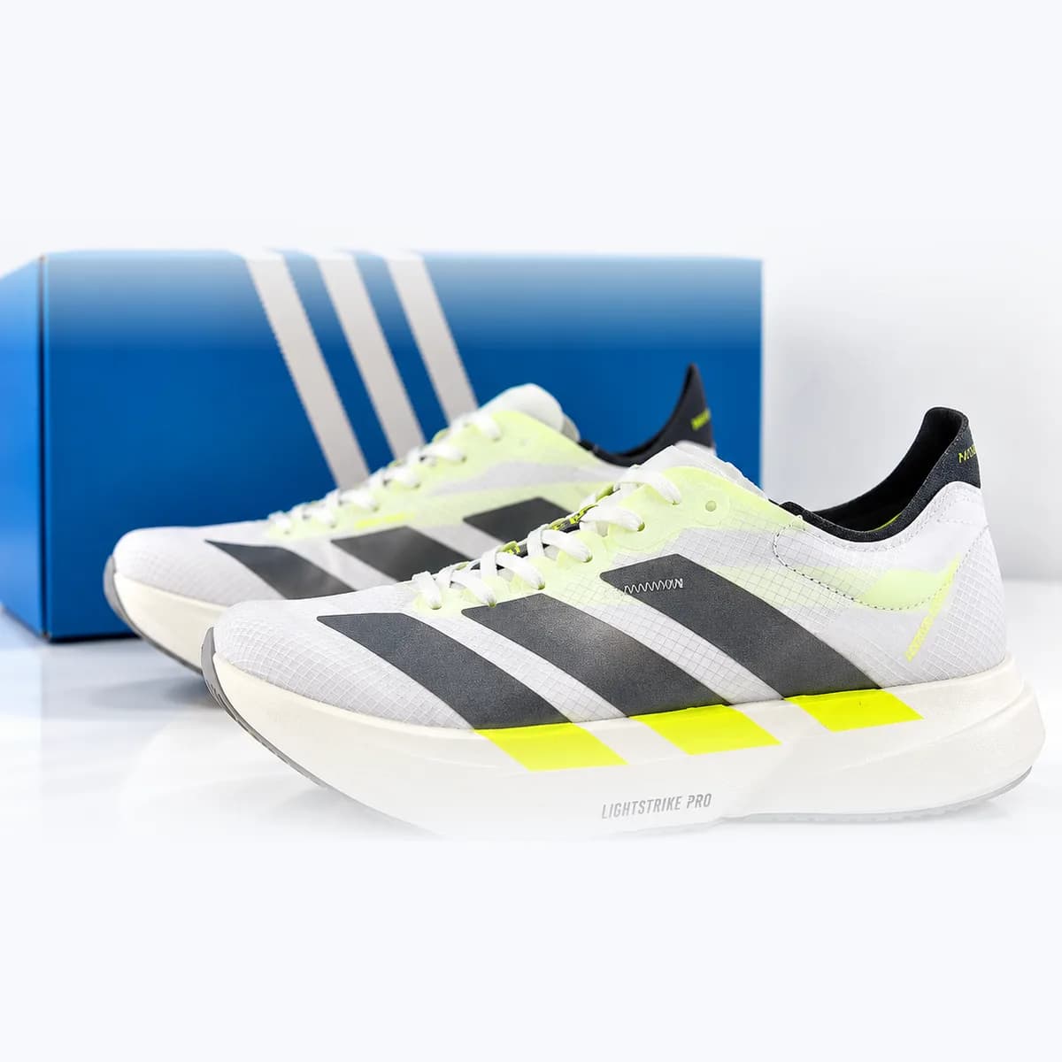 Adidas Adizero Adios Pro branco e cinza, branco e cinza
