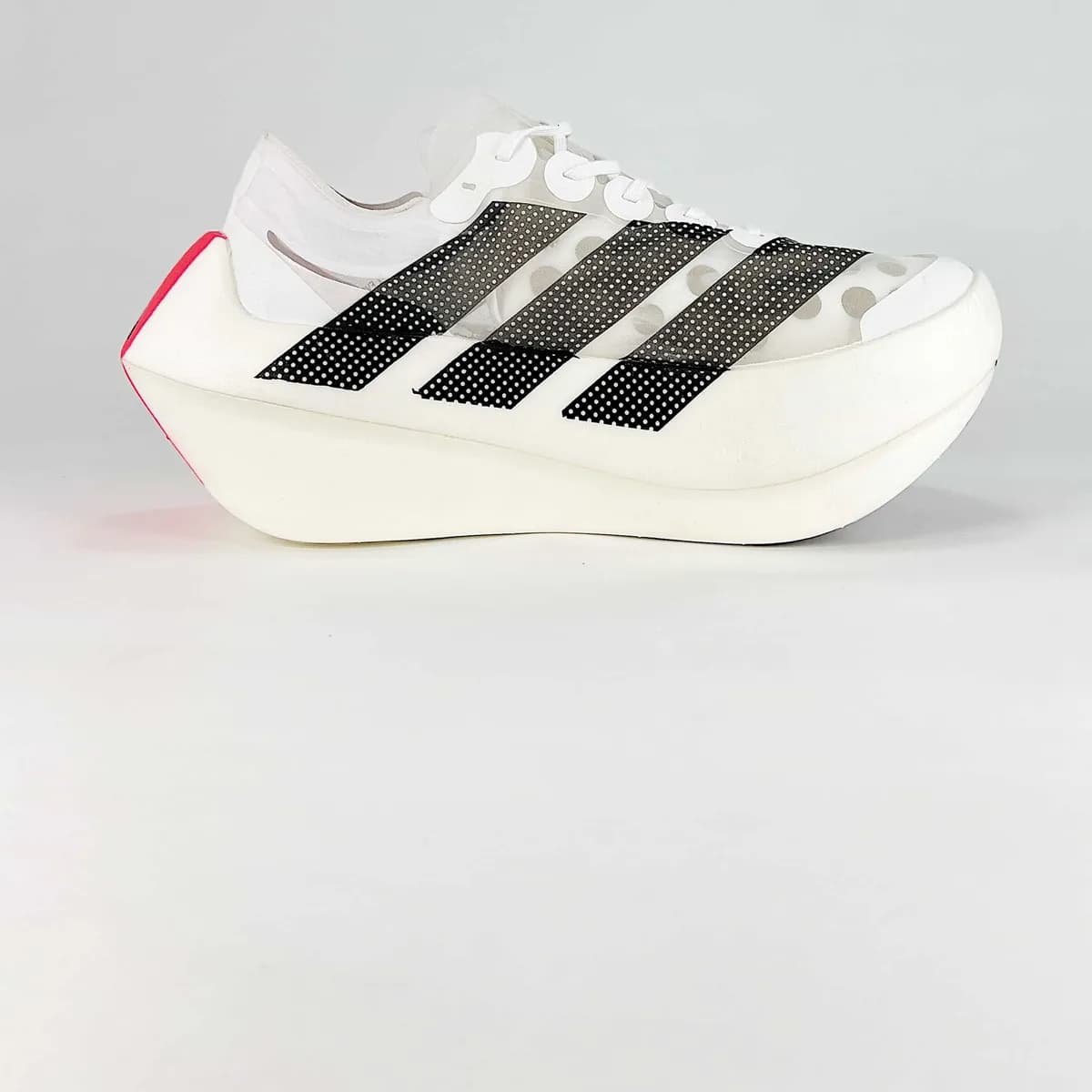 Adizero Prime X Evo branco e preto, ângulo 1 de 4