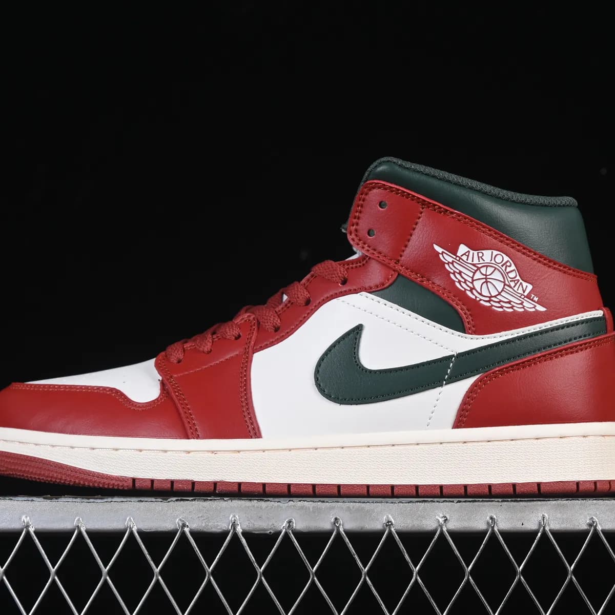 Air Jordan 1 preto, vermelho e branco