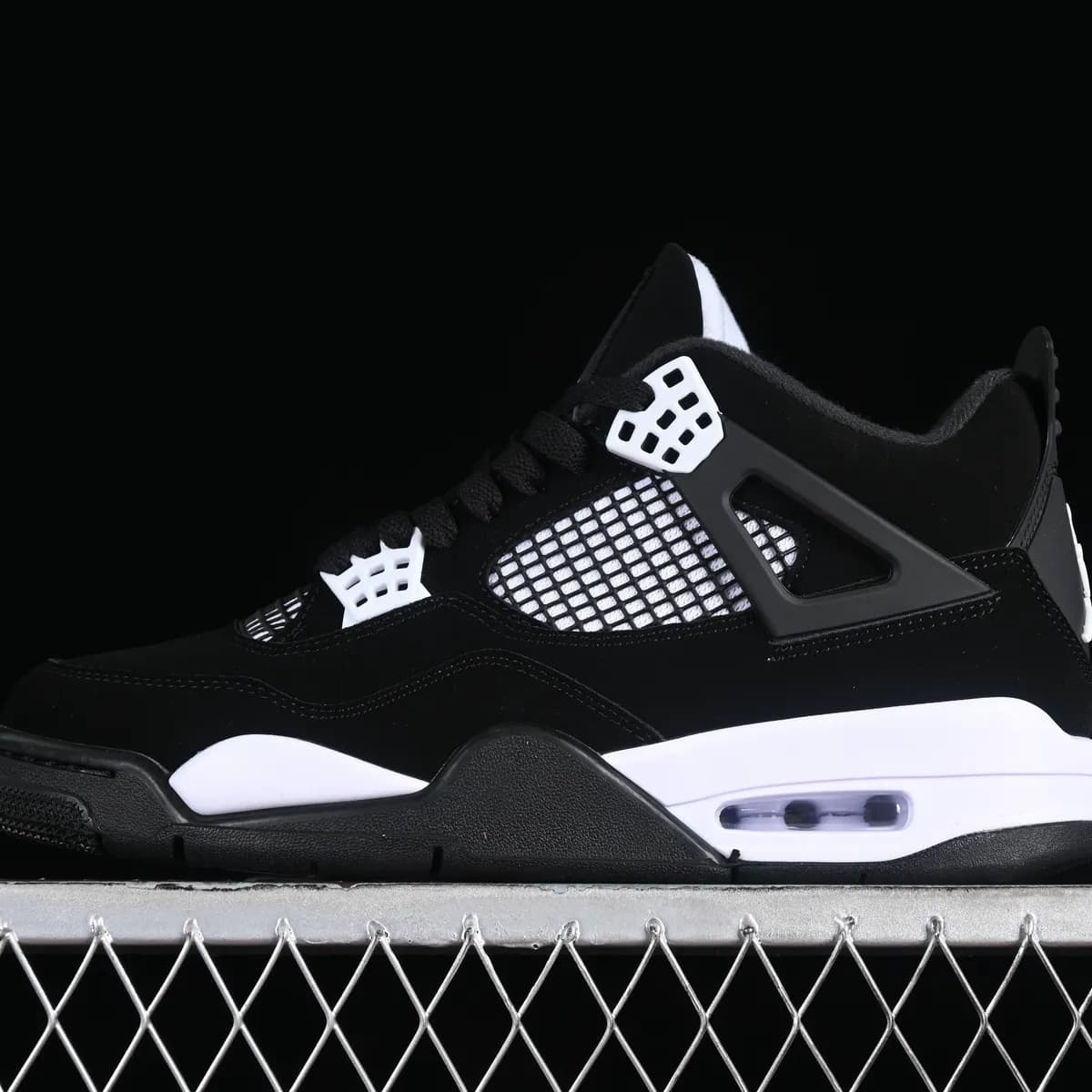Nike Air Jordan 4 preto e branco, preto e branco, render
