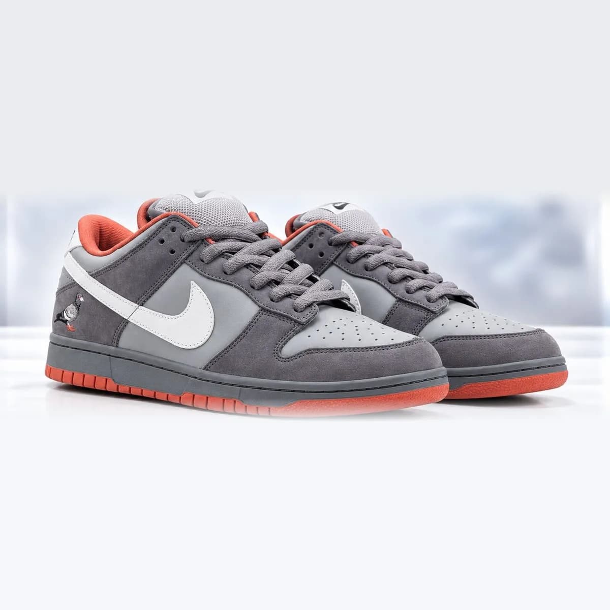 Nike SB Dunk Low Pigeon, cinza e laranja