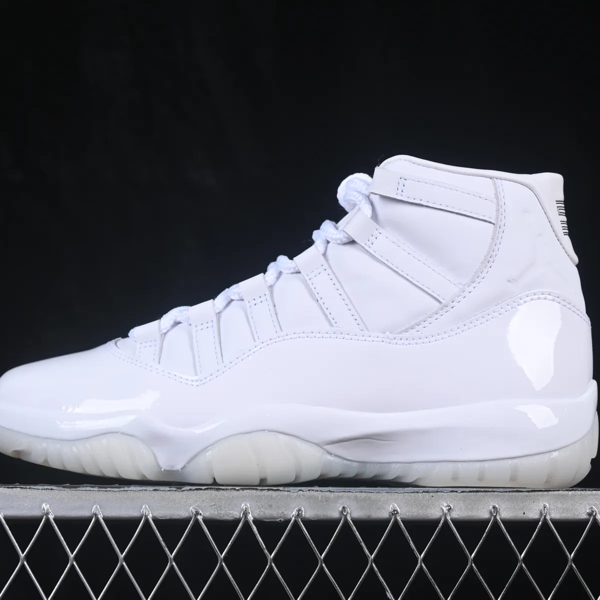 Nike Air Jordan 11 branco, branco, render
