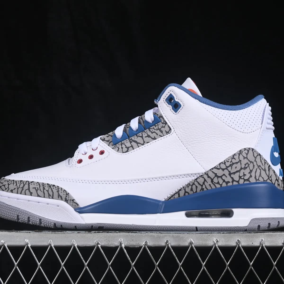 Nike Air Jordan 3 branco e azul, branco e azul, render